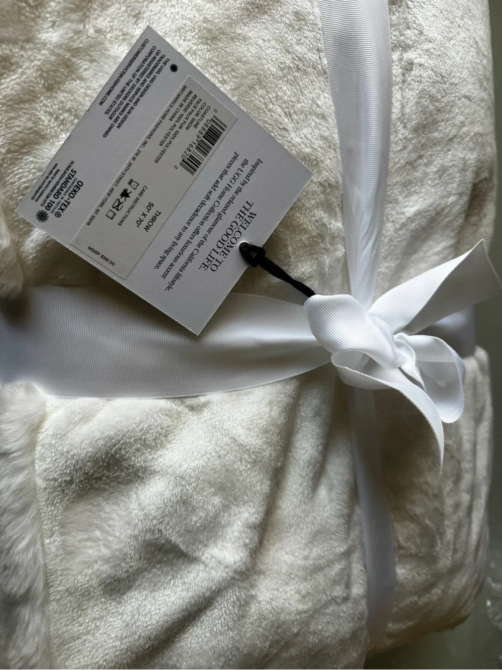 UGG Coastline Cozy Faux Fur Throw Blanket Snow Cream 50